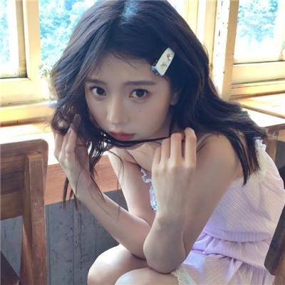 三个带面纱的女子